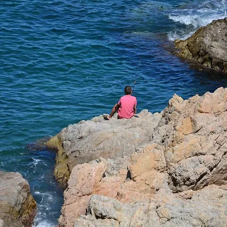 Apartment Recien Reformado A 300 Metros Del Mar Calella De Palafrugell